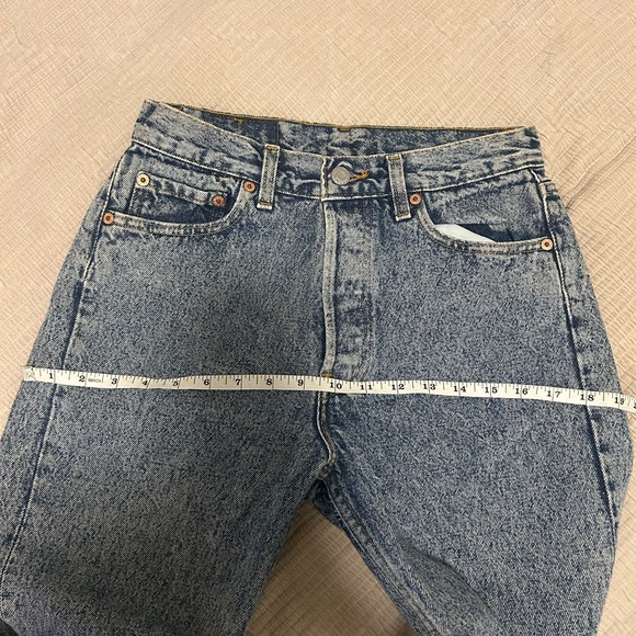 Size 26 Levi’s 501s Dark Wash Raw Hem - Picture 8 of 8